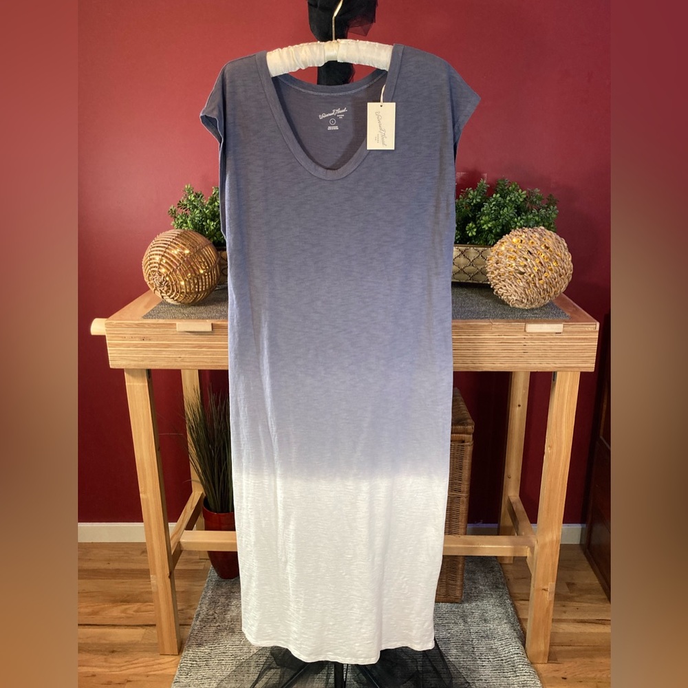 Universal Threads Blue and White Ombré Maxi Dress
